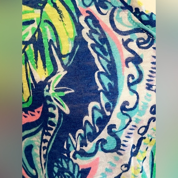 Lilly Pulitzer Linen Hartwell Hanging With Fronds Top V-neck short sleeve shirt - Picture 6 of 10